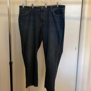 W62- Signature fit Straight dark wash Jeans. EUC.